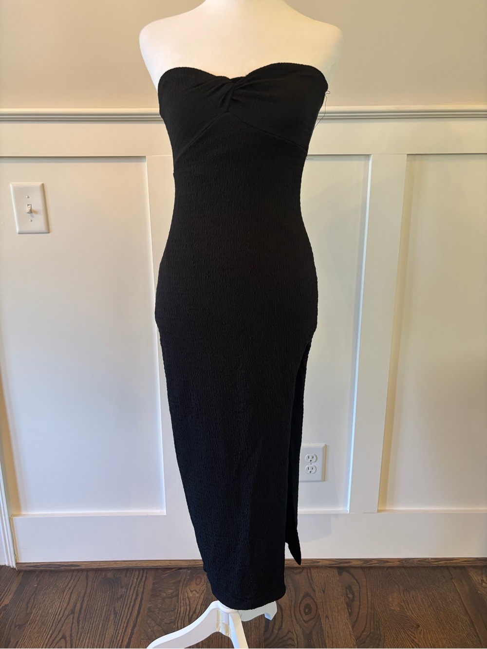 wild fable Strapless Black Midi Dress with Twist Front